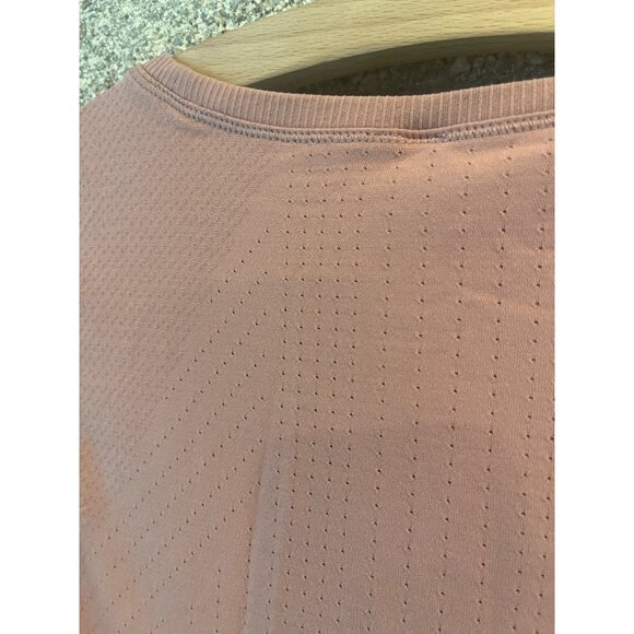 Athleta XL Sleeveless Peach Athletic Tank Top Perforated Design Lightweight Brea - Picture 7 of 7